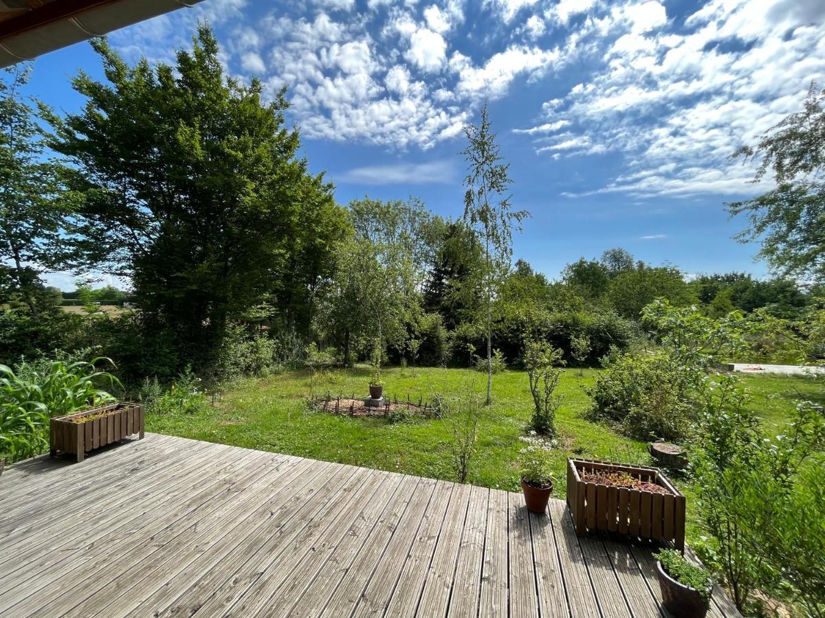 Ecolieu Le Chant Du Temps Bed & Breakfast Saint-Usuge Exterior photo